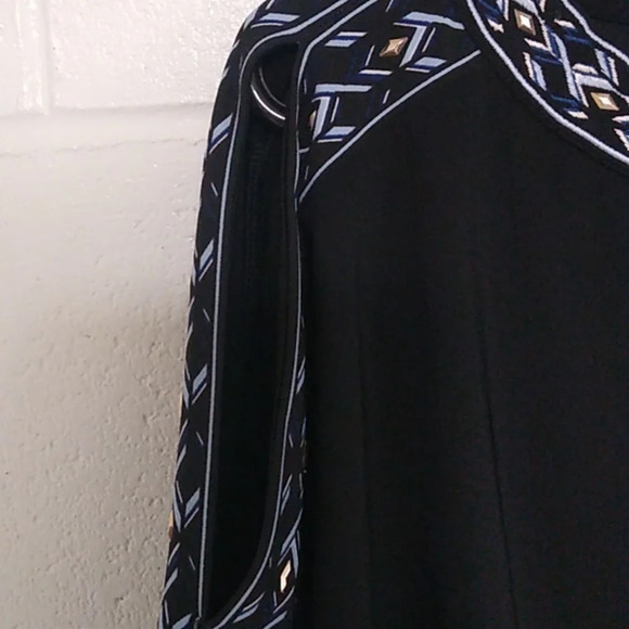 WHITE HOUSE BLACK MARKET LITTLE BLACK KNEE LENGTH DRESS, CUTOUTS, EMBROIDERY, S… - Picture 4 of 7